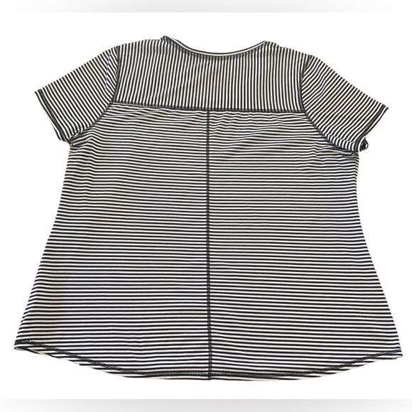 Brisa Black and white striped short sleeve top 1X - Picture 3 of 4